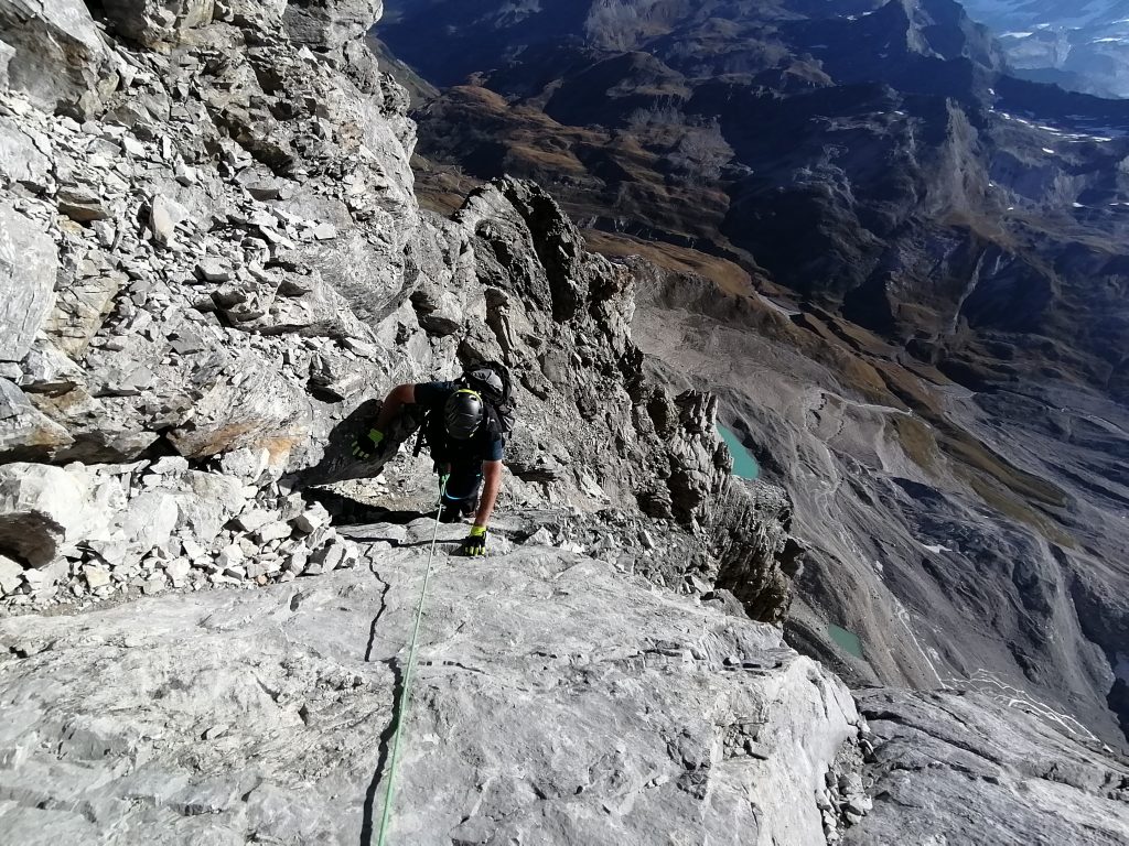 ultimi metri prima di raggiungere la vetta della granta parei dalla cresta nord est