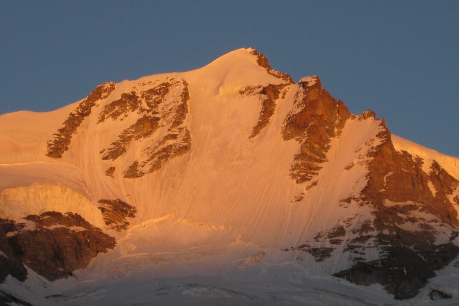 La parete Nord del Gran Paradiso vista dal Rifugio Chabod