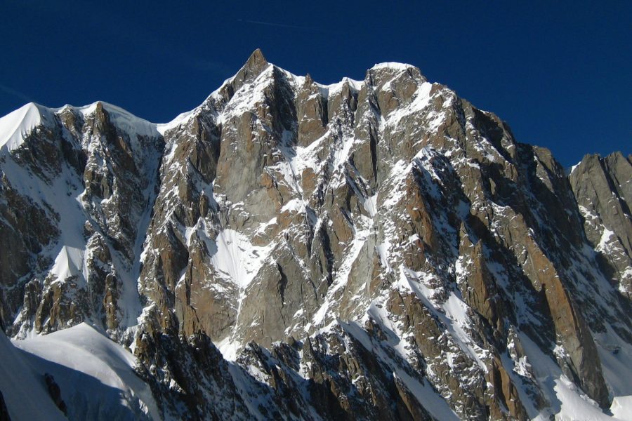 parete est del Mont Maudit con il primo piano la famosa cresta Kuffner