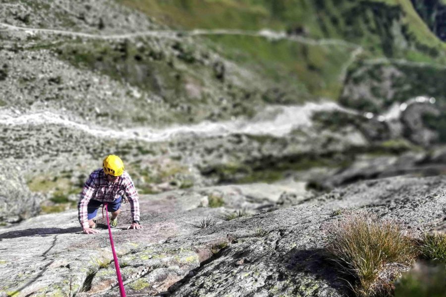 Arrampicata a Courmayeur nei dintorni del rifugio Elena assieme a una Guida Alpina